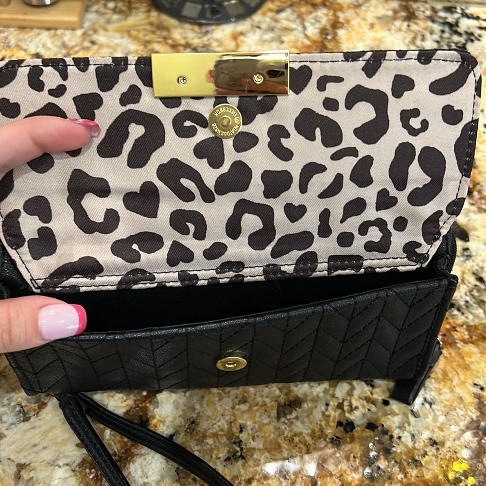 Jessica Simpson Wallet - Picture 2 of 5